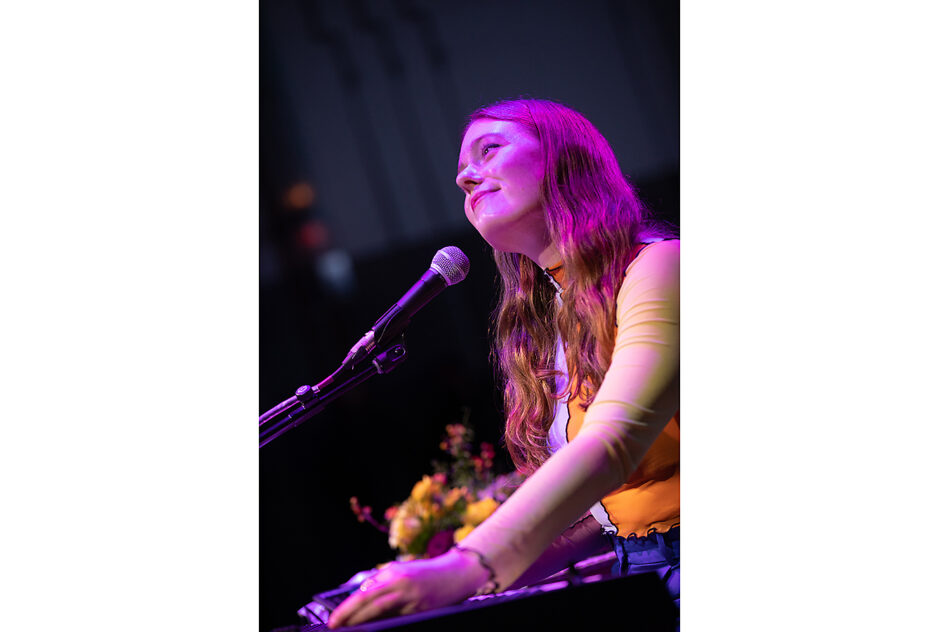 Fellow Catherine Brookman (2022) performed her song "Montreal" ahead of dinner during the National Benefit. (Marc Goldberg Photography)