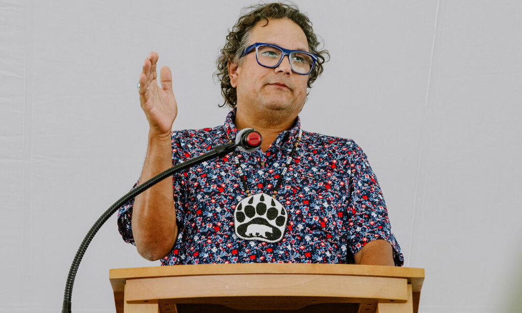 Author Jesse Wente introduces filmmaker Alanis Obomsawin, the 63rd Edward MacDowell Medalist, to the Medal Day crowd. (Joanna Eldredge Morrissey photo)